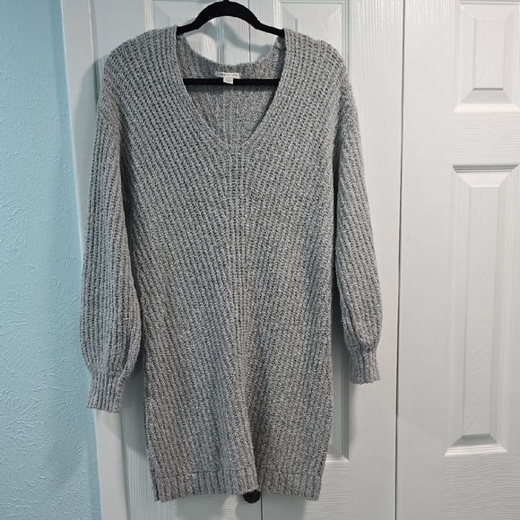 American Eagle Outfitters Sweaters - American Eagle Outfitters Gray V-Neck Sweater